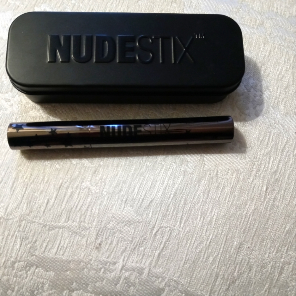 Nudestix mascara